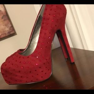 Red Sequined Luichiny Platform Pumps Heels 8.5 new